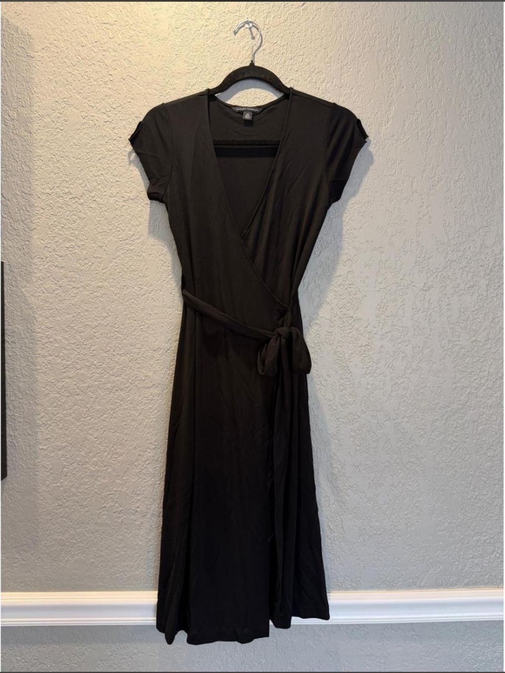 Banana Republic Womens XS Black Short Sleeve V-Neck Midi Wrap Dress